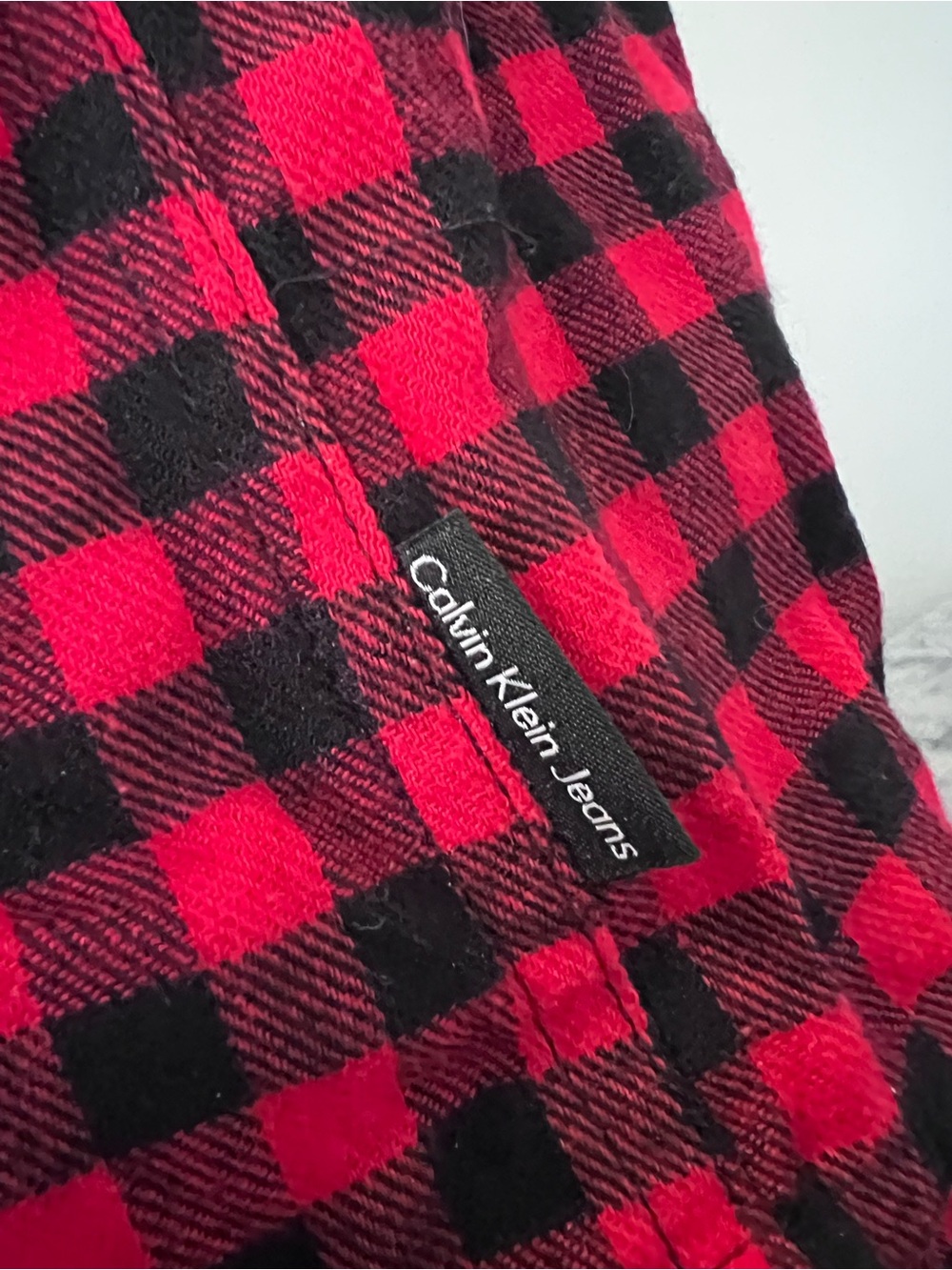 Calvin Klein Jeans Red Black Buffalo Plaid Button Front Flannel Shirt Size L - Picture 4 of 6